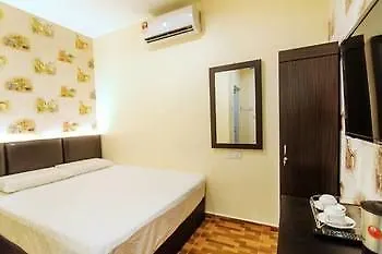Gold City Hotel Melaka 2*,